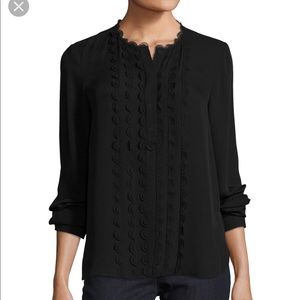 Brand new. Scalloped-trims blouse